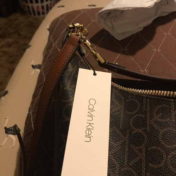 Calvin Klein Hobo with strap - Picture 4 of 5